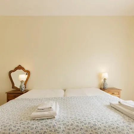 Caparica Traditional V4 Duplex With Pool Charneca Da Caparica Lisboa * Barriga